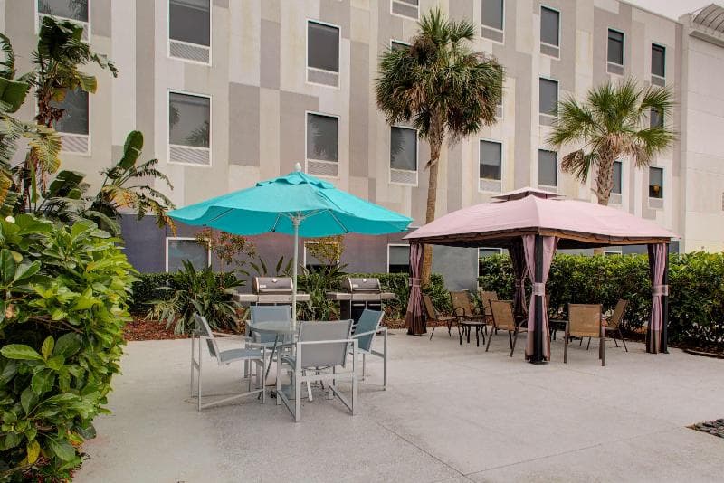 Hampton Inn & Suites Sarasota/Bradenton-Airport 3