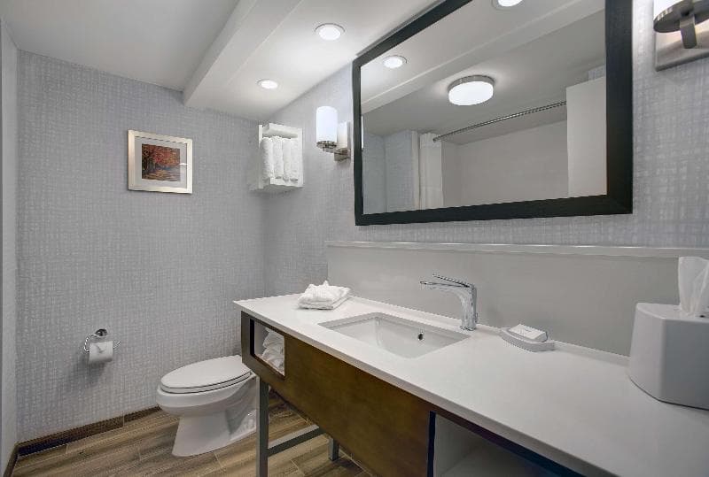 Hampton Inn Salisbury 5