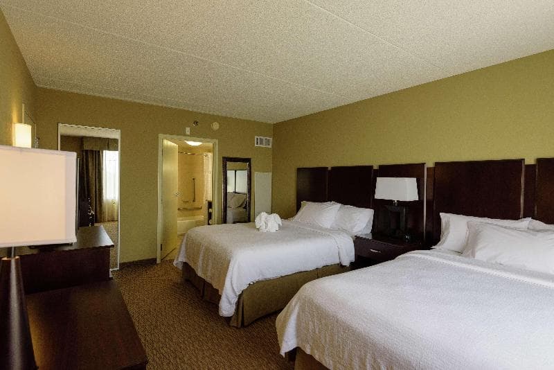 Embassy Suites by Hilton Minneapolis North 3