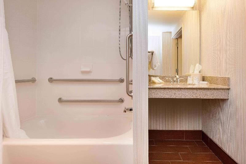 Hilton Garden Inn Bloomington 4