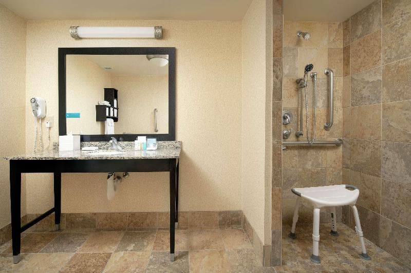 Hampton Inn & Suites Seattle/Federal Way 2
