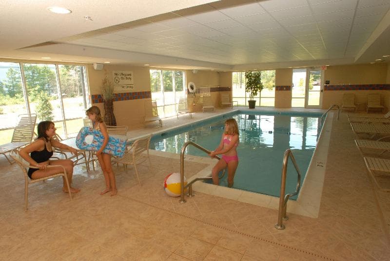Hampton Inn Gloucester 3