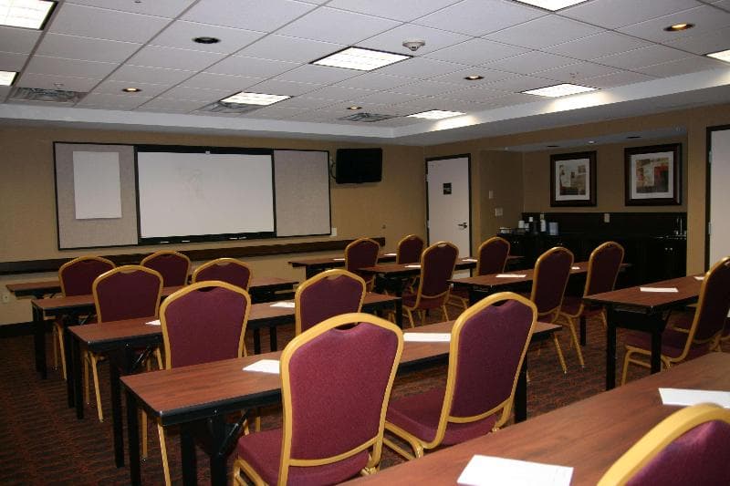 Hampton Inn & Suites Peru photo 1