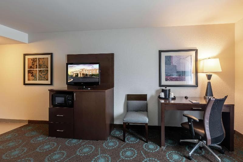 Hampton Inn Anderson/ Alliance Business Park 2