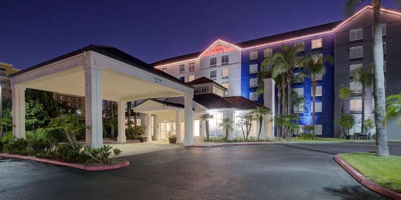 Hilton Garden Inn Anaheim/Garden Grove 2