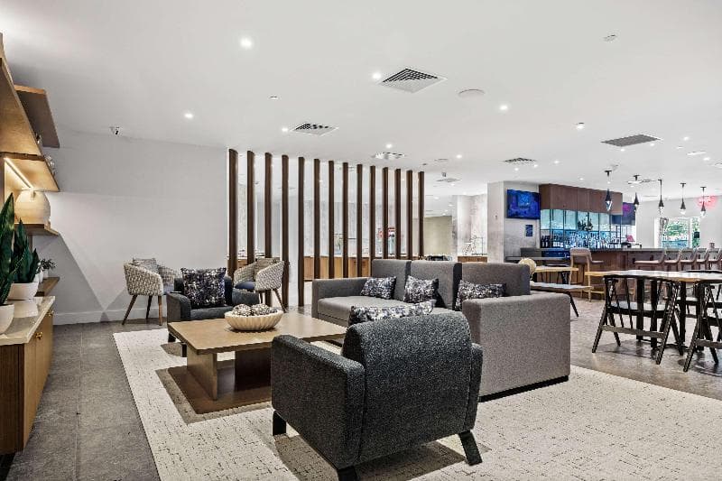 DoubleTree by Hilton New York JFK Airport 3