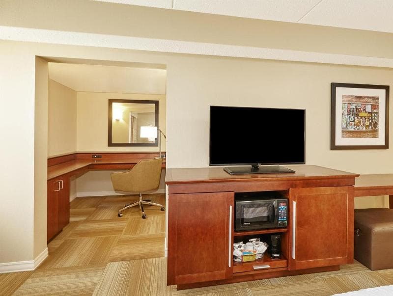 Hampton Inn Lafayette 5