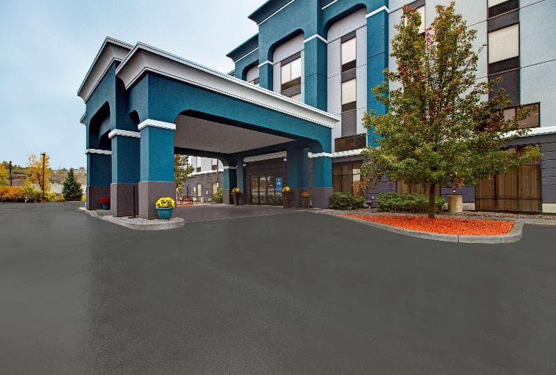 Hampton Inn & Suites Syracuse Dewitt photo 1
