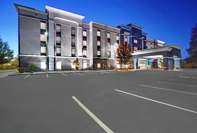 Hampton Inn & Suites Syracuse Dewitt 2