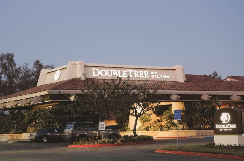 DoubleTree by Hilton Hotel Bakersfield photo 1