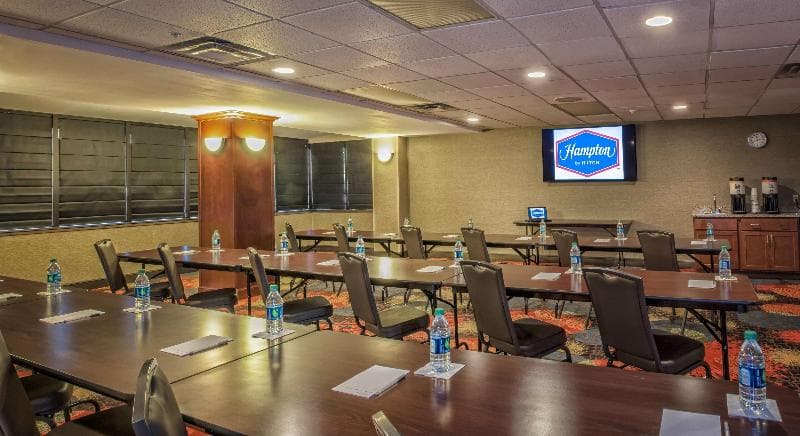 Hampton Inn New Philadelphia photo 1