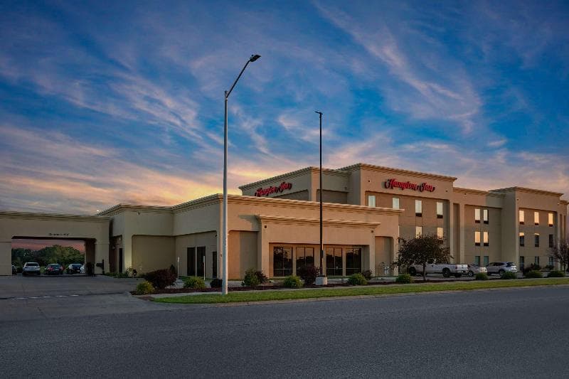 Hampton Inn Derby 4