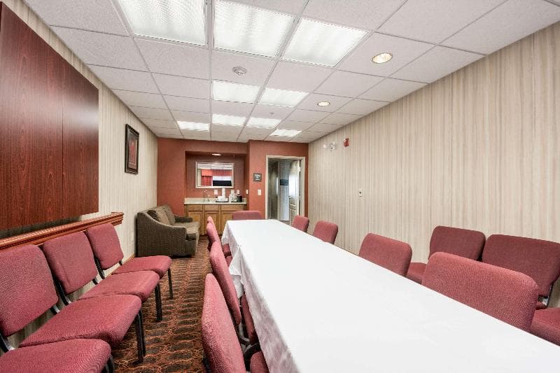 Hampton Inn Derby 1