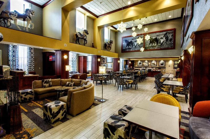 Hampton Inn & Suites Staten Island 4