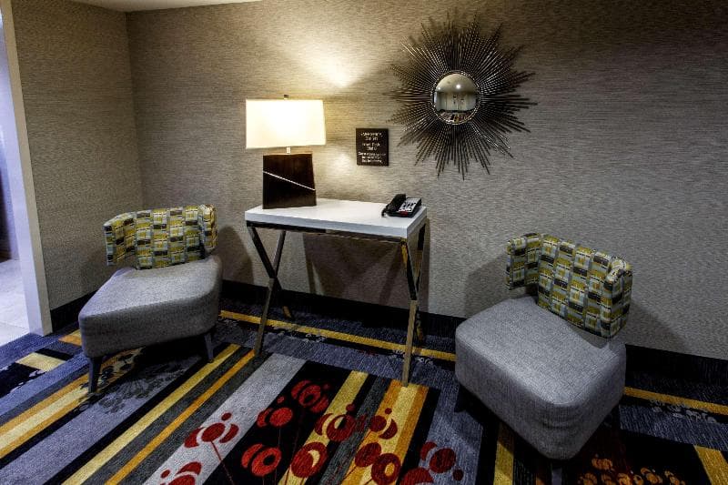 Hampton Inn & Suites Staten Island 5