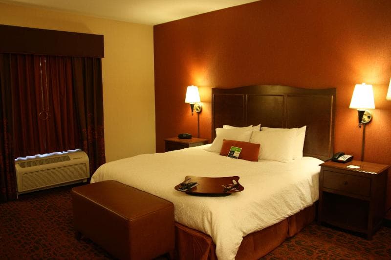 Hampton Inn & Suites New Castle 4