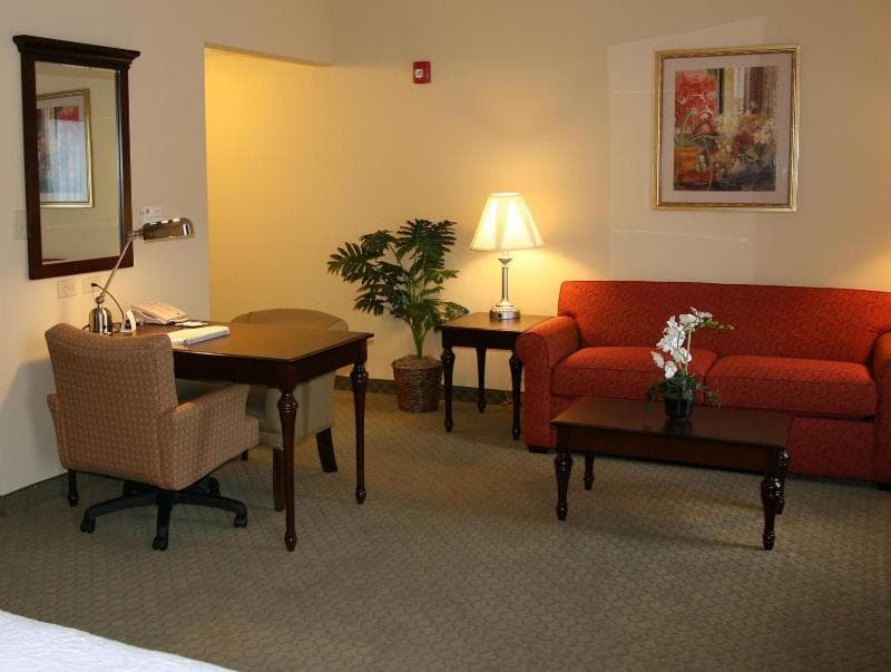 Hampton Inn & Suites Huntsville Hampton Cove 4
