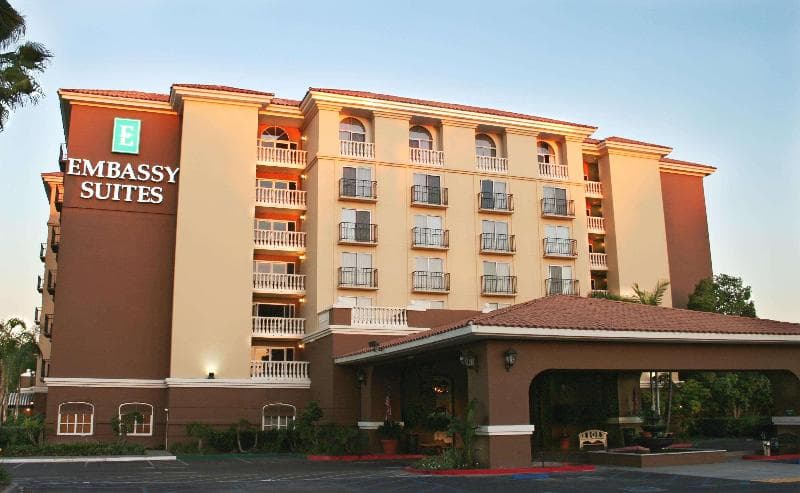 Embassy Suites by Hilton Anaheim North 4