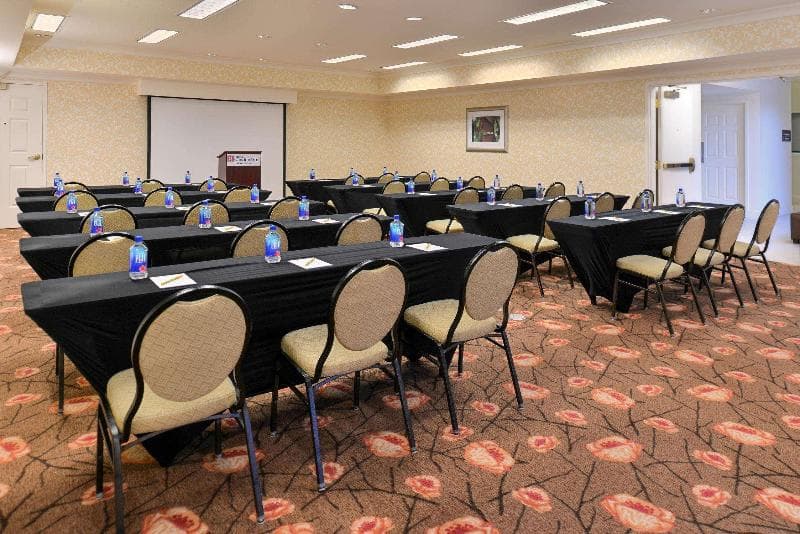Hilton Garden Inn Dallas/Addison 4