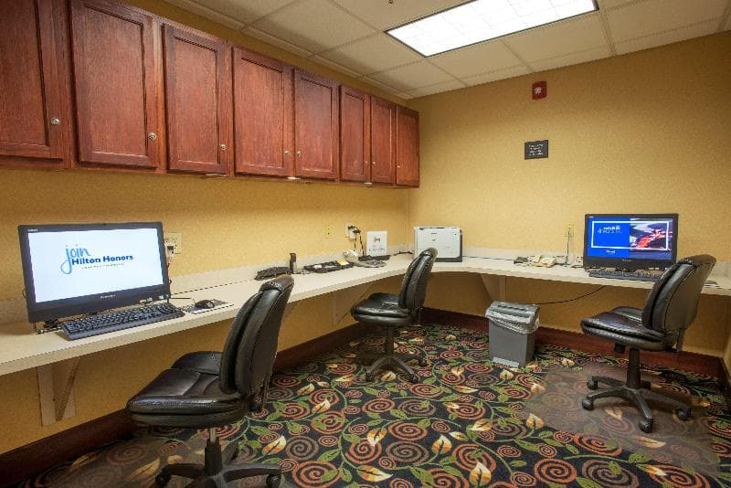 Hampton Inn & Suites Dayton-Airport 4