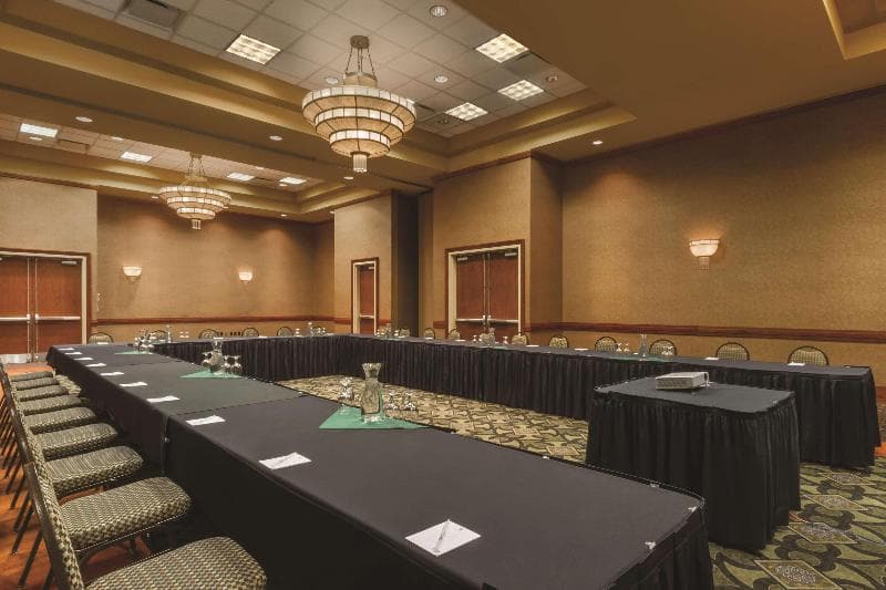 Embassy Suites by Hilton Portland Airport 2