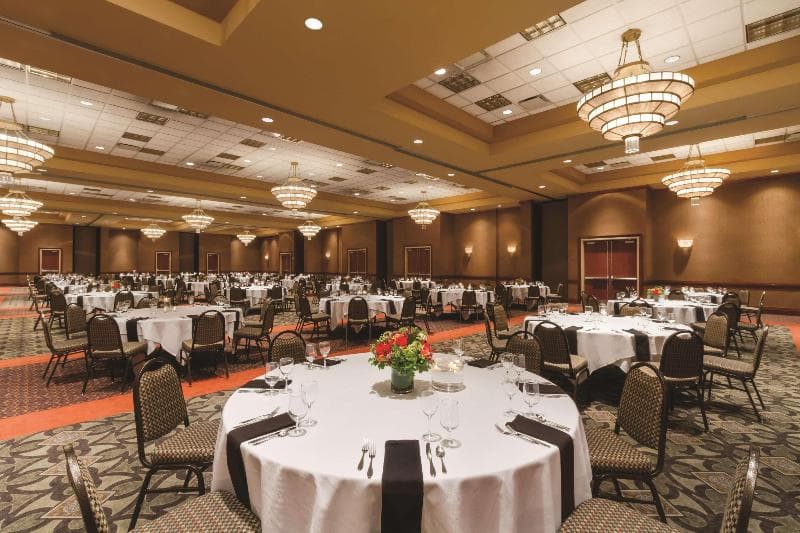 Embassy Suites by Hilton Portland Airport 4