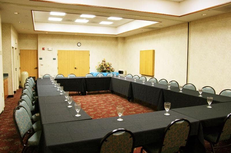 Hampton Inn & Suites Kansas City-Merriam 4