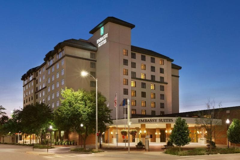 Embassy Suites by Hilton Lincoln 3