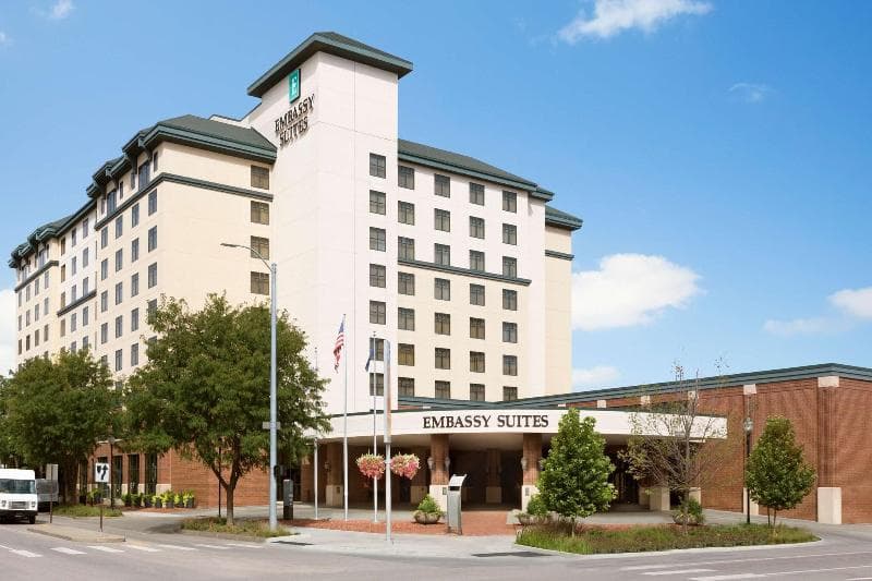 Embassy Suites by Hilton Lincoln 4