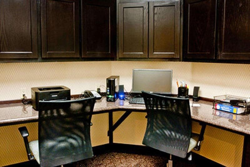 Hampton Inn & Suites Denison 4