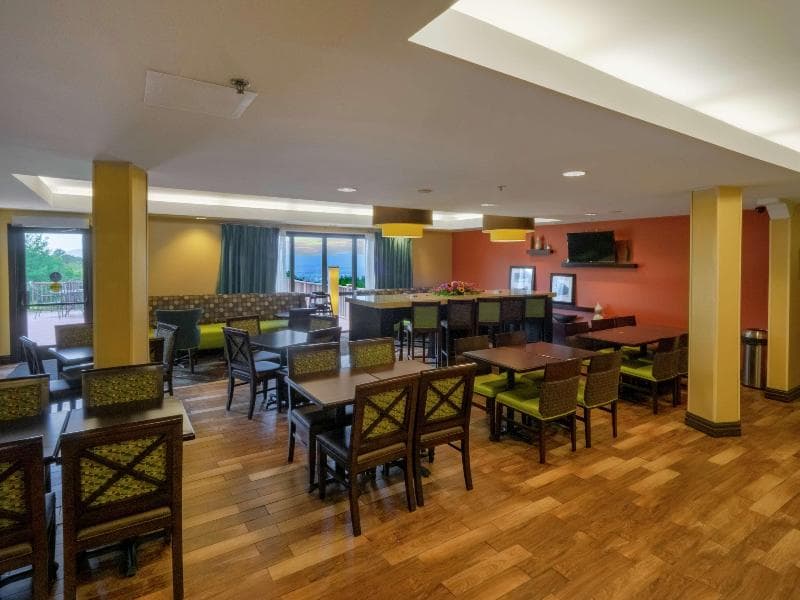 Hampton Inn Hazleton 4