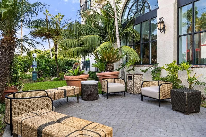 Embassy Suites by Hilton LAX International Airport South 4