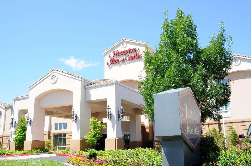Hampton Inn & Suites Redding 4