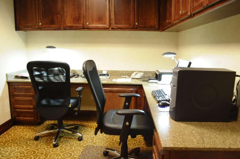 Hampton Inn & Suites Redding 5