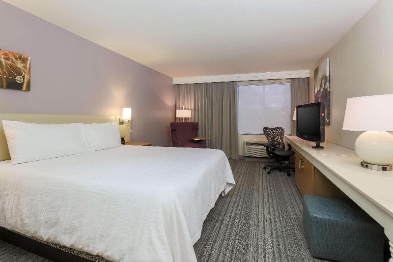 Hilton Garden Inn Bakersfield 3