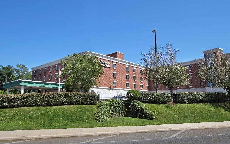 Hampton Inn & Suites Rockville Centre 3
