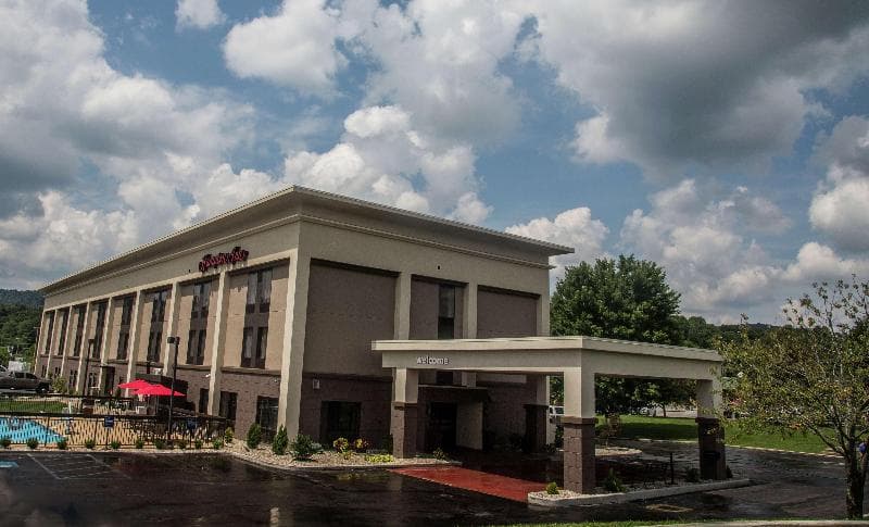 Hampton Inn Summersville 5