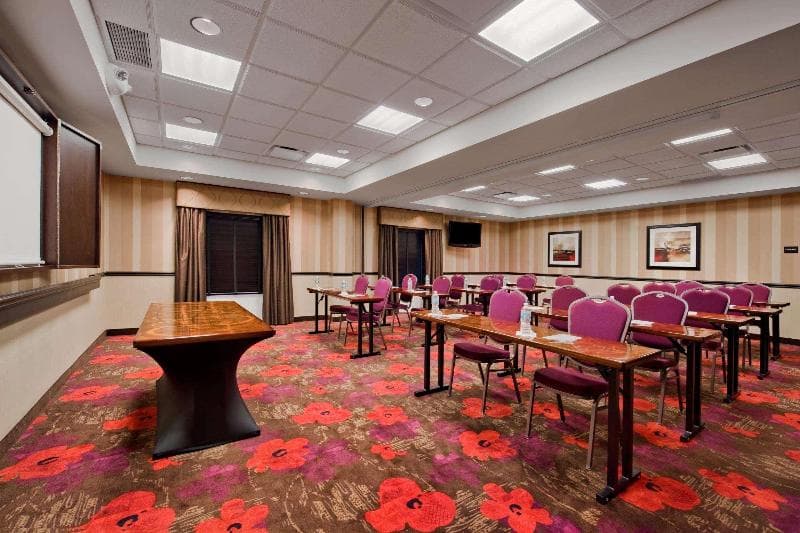 Hampton Inn & Suites Detroit/Airport-Romulus photo 1