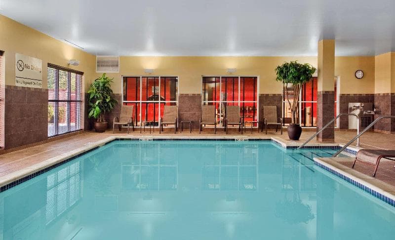 Hampton Inn & Suites Detroit/Airport-Romulus 3