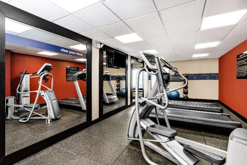 Hampton Inn Gainesville 2