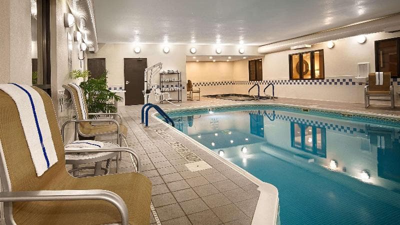 Best Western Plus Mishawaka Inn 5