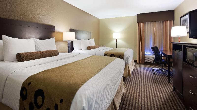Best Western Plus Mishawaka Inn 4