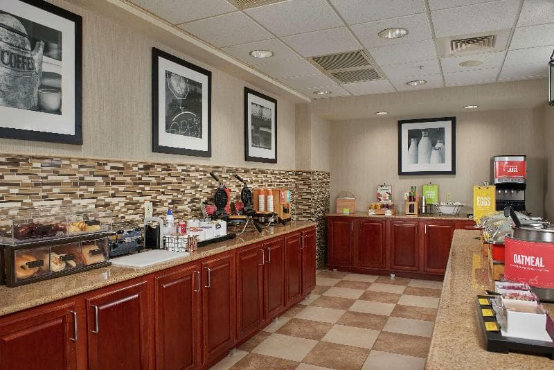 Hampton Inn & Suites Phoenix-Surprise 3