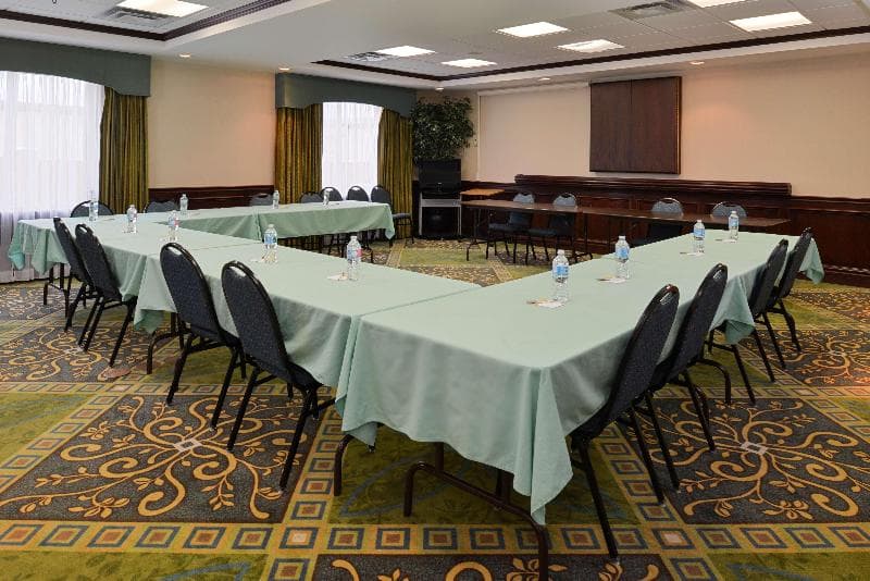 Hampton Inn Alpine 5