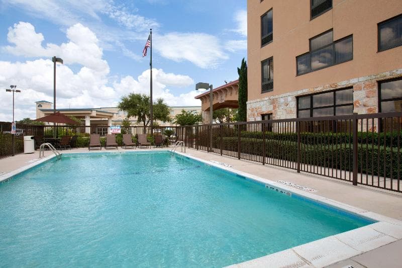 Hampton Inn & Suites San Marcos 5