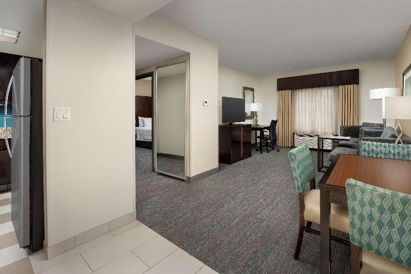 Hampton Inn & Suites Alpharetta 4