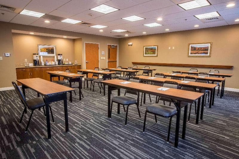 Hampton Inn & Suites Tilton photo 1