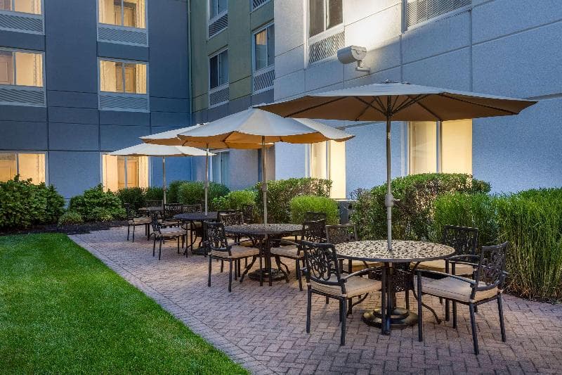 Hilton Garden Inn Islip/MacArthur Airport 2