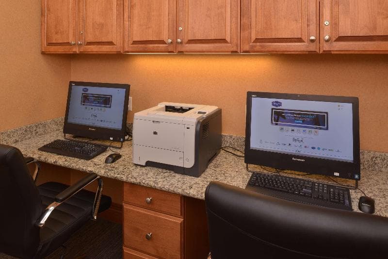 Hampton Inn & Suites Bakersfield North-Airport photo 1
