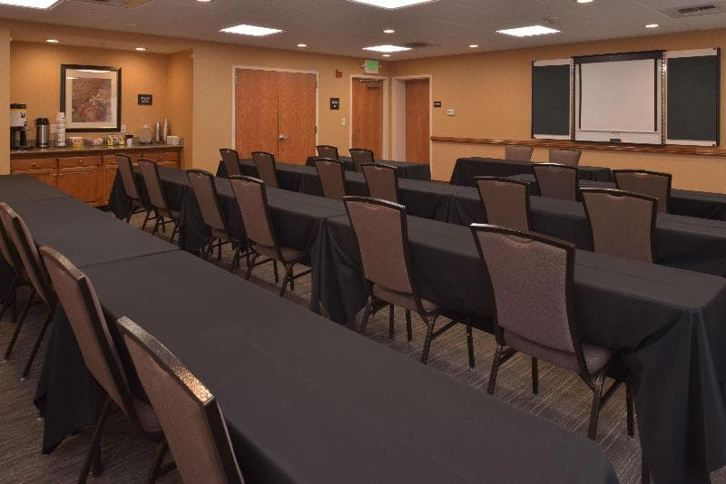 Hampton Inn & Suites Bakersfield North-Airport 5